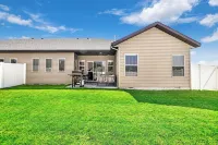 3-bedroom house in brilliant Twin Falls with AC, WiFi 特溫福爾斯附近的飯店