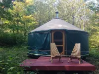 Fiddlehead Farm Yurt 덜루스 호텔