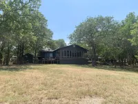 Lakeside Country Cabin with private dock!