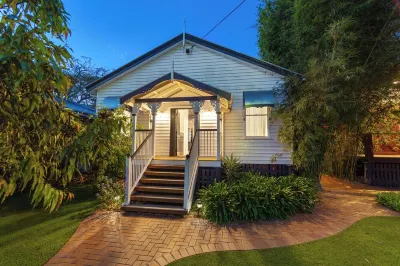 Scenic Rim Luxury-Romance-Secluded for Couples & Family & Wedding Groups Hotels near Flinders Peak