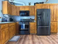 Selkirk Flat Retreat/pet friendly Hotel di Boundary County