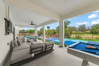 Super Lux House: 11BR Pool Jacuzzi Sauna Gym Games Hotels in Miramar