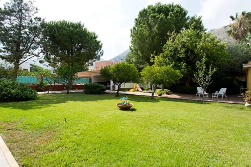 Rose's cottage (very close to the sea) Các khách sạn ở Mondello