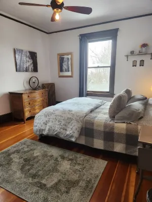 Historic Craftsman 3 Bedroom Home in Uptown Butte Hôtels à proximité de l'Aéroport Bert Mooney