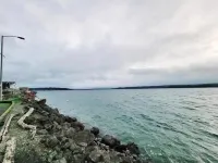 Beachfront home in Port Ludlow w/ game room