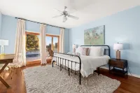 Private Ranch-Chef's Kitchen-King Bed-Large Pool-Heated for Additional Charge