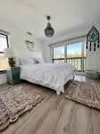 SANTA CLARA! Coastal, modern 3BR ESCAPE, harbor view, boat slip, CLUB access
