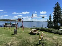 Lakeside 5th Wheel on beautiful Nelson Lake Hotels in Lenroot