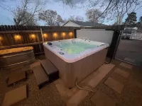 Heart Trail Lookout Unit 2 BRAND NEW 2024 HOT TUB and “The Griz” Cold Plunge!