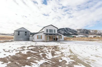 New barndominium with a theater room, AC, large gourmet kitchen with views