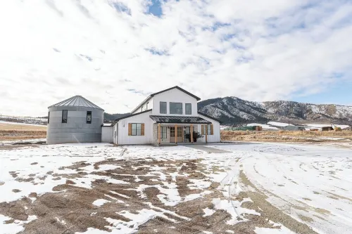 New barndominium with a theater room, AC, large gourmet kitchen with views