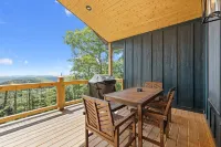 Hatley Pointe and Wolf Laurel Resorts - Dine, Hike, Swim, Ski, Air Conditioning