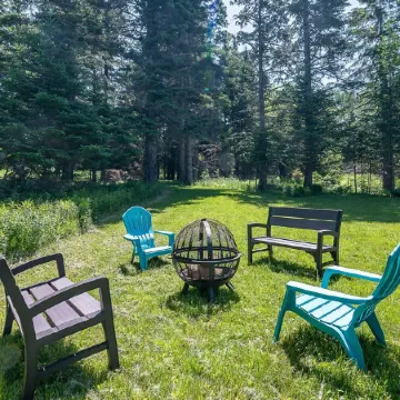 Rangeley 4-Season Retreat – Water and Sunset Views – Wood Stove – Game Room