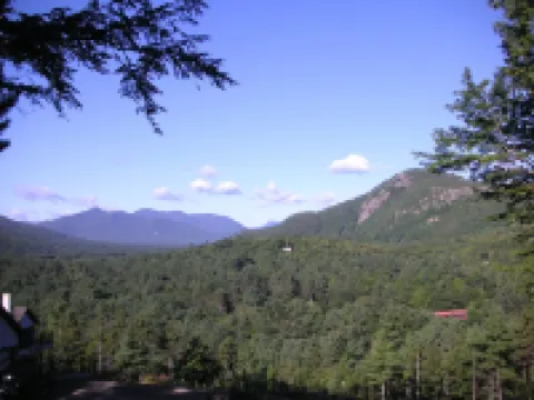 Fabulous Mountain View Chalet close to Everything in North Conway.  Pet Friendly