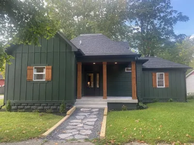 5-bedroom relaxing vacation home just 12 minutes to Grand Park and Six Pence