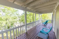 " The Lake House" 4 bed 4.5 bath at Tan-Tar-A Estates bordering Margaritaville Hotel a Osage Township