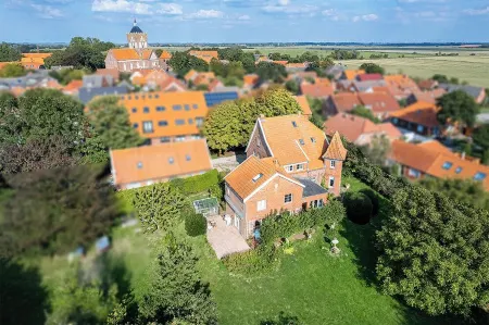 Kornboden vacation apartment in the Pilsumer Hof with a fantastic garden