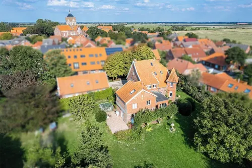 Kornboden vacation apartment in the Pilsumer Hof with a fantastic garden