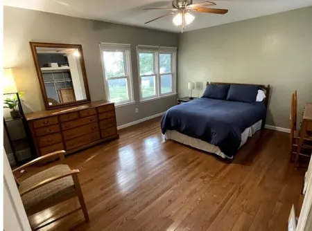 Downtown Ames Peaceful Getaway Отели рядом с достопримечательностью «Государственный университет Айова»