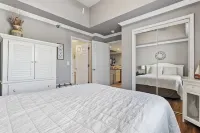 9108 Towers! Quiet! Elevators, indoor pool. Oct-May Travel Nurses welcome!!