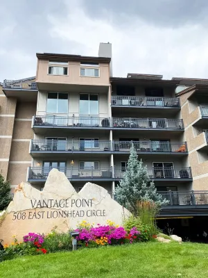 Lionshead Village Vantage Point 2bdr 2bath Condo Steps from Gondola-sleeps 6