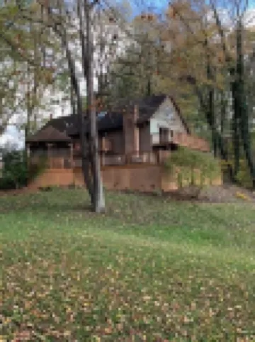 Lakeside Hideaway a spacious lodge with a lake view close to local attractions.