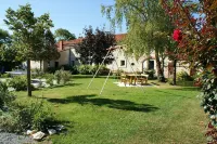 The Nest for 3 people at Gîtes Les Grandes Chaumes Hotel a Surgeres