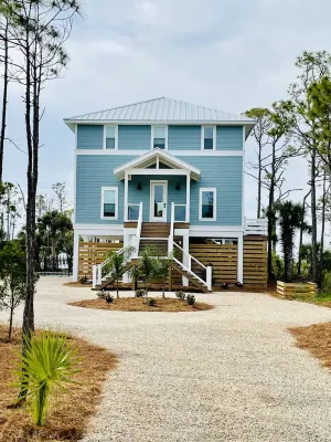 Built in 2021 - Bayfront- Pool -Dock - Elevator - Short Walk to Beach