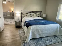 Close to the med centers, ball fields, shopping & the lake! Perfect for all!!