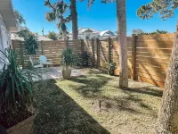 Lovely Dog-Friendly Oasis ~ Walk to Beach ~ Office Отели рядом с достопримечательностью «Venice Fishing Pier»