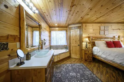 Romantic Couples Cabin in Excellent Location! Hot Tub, Fire Pit, Dogs OK w/ fee