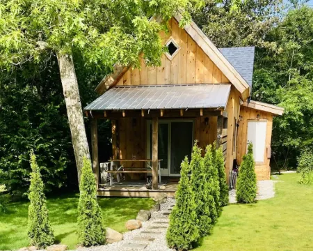 Cozy New TimberFrame Vineyard Haven! Hotels in Tisbury