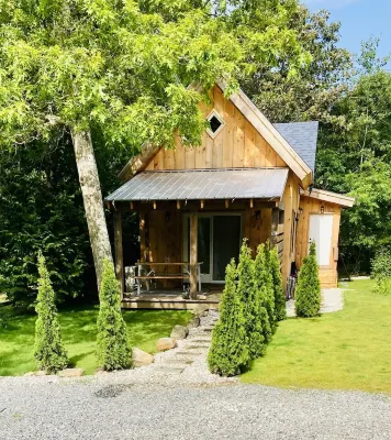 Cozy New TimberFrame Vineyard Haven! Hotels near Vineyard Haven Public Library