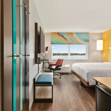 Tru by Hilton  Sebring