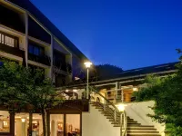 Best Western Premier Seehotel Krautkraemer Hotels near Thomas-Morus-Kirche der kath. Kirchengemeinde St. Franziskus