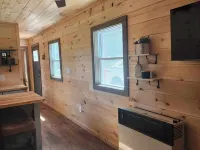 New 1 Bedroom Container Cabin with Direct Trail Access (Cabin 3) Hotels in Errol