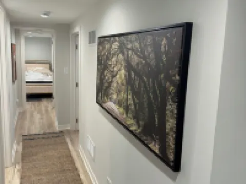 Space&style New rehab, first flr + bsmt of duplex, driveway prkng, walk to train 奧克帕克酒店