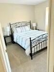Spacious Poolside Oasis - Right Next to Beach and Legoland