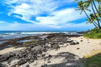 Oceanfront, Top Floor, Two-Bedroom / Updated Including A/C Throughout!