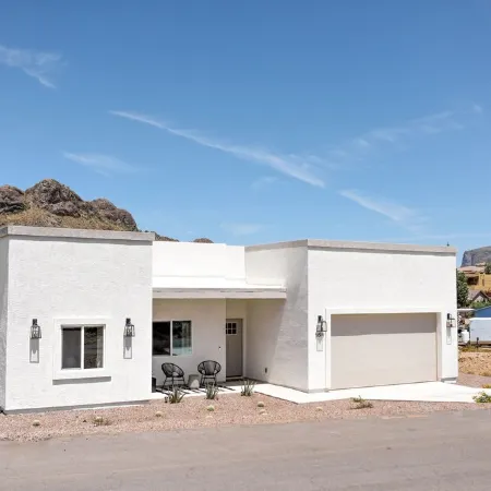Newly Built Home with Mountain Views perfect for your next Desert Escape