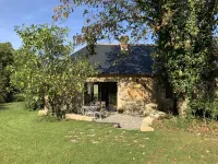 In the heart of wine-growing Anjou, renovated gîte on a 10-hectare estate Hotel a Maine e Loira