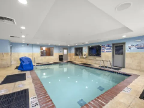 Holiday Inn Express & Suites LINCOLN-ROSEVILLE AREA by IHG Hotels in Placer County