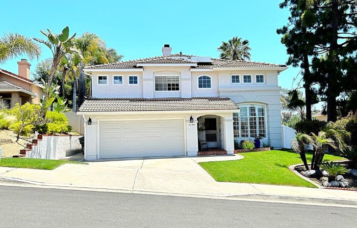 Spacious Poolside Oasis - Right Next to Beach and Legoland
