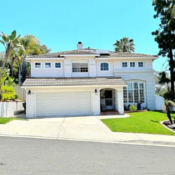 Spacious Poolside Oasis - Right Next to Beach and Legoland