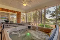 Luxury Golf Simulator, Golden Tee, Shuffleboard, Hot Tub and Stunning Views! - Wi-Fi