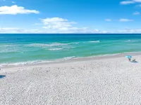 KC Coastal 30A Inlet Beach • POOL • 1st Floor • KING • 2 Minute Walk to Beach Các khách sạn ở Inlet Beach