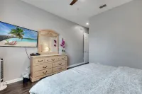 Spacious 4BR Condo with Pool / HotTub / Clubhouse in Davenport, FL.