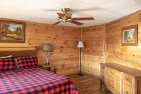 The Lake's End - Beautiful Lakefront Log Home in the White Mountains
