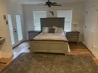 Large Modern Farmhouse on 3 acres 7 minutes from downtown