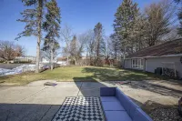 5bd-3 miles to ND-Theater-Arcade-Firepit